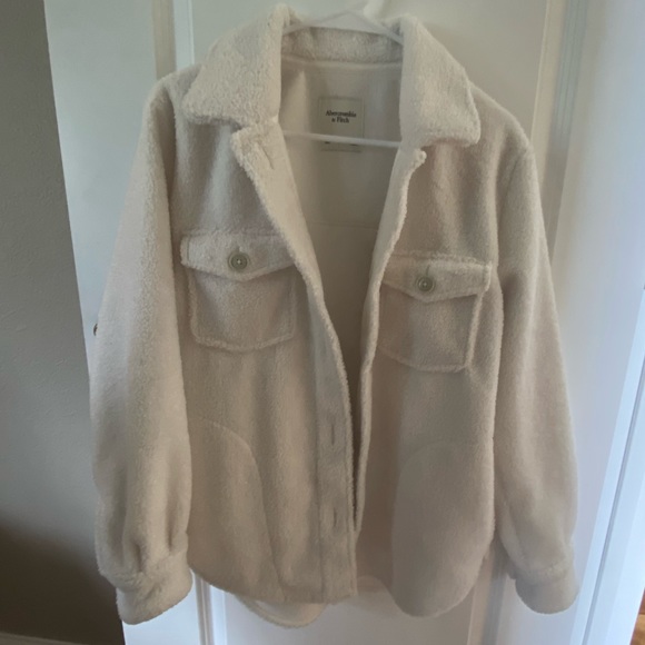 Abercrombie & Fitch Jackets & Blazers - Abercrombie and Fitch white Teddy Shacket